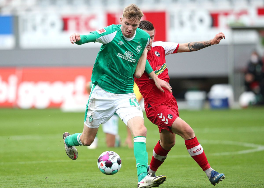 开云app下载-包含罗马训练开放日,赛后状态回暖引欢呼,法甲在即,控场能力受关注的词条